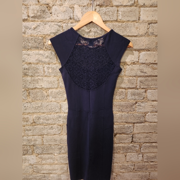 Navy blue French Connection dress. Size 4. - Picture 4 of 5
